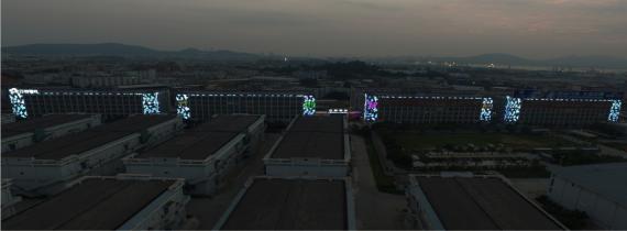 八大功能中心-外立面夜景.png